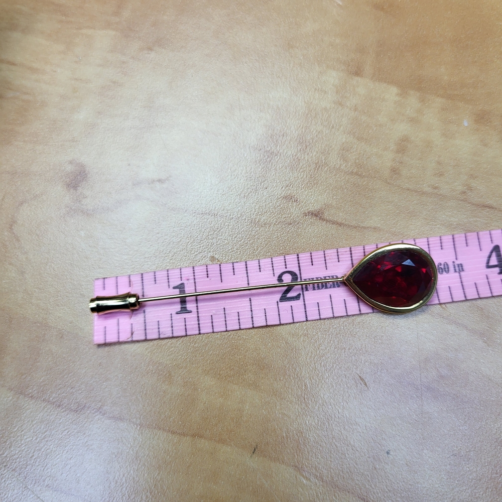 Elegant Gold and Red Teardrop Brooch Pin - Picture 4 of 4